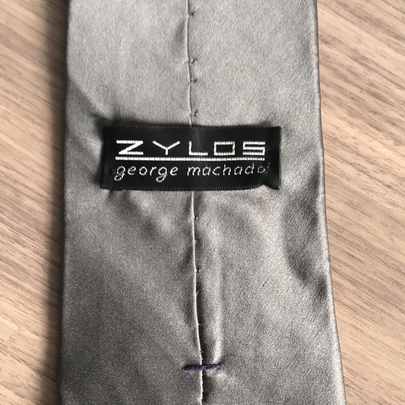 Like New! 100% Silk Tie George Machado - Dark Gray - Picture 4 of 6